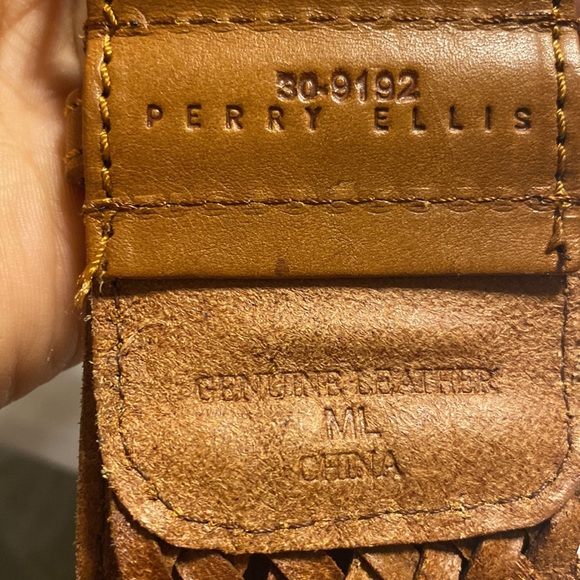 30-9192 PERRY ELLIS GENUINE LEATHER BELT SIZE ML - Picture 5 of 7